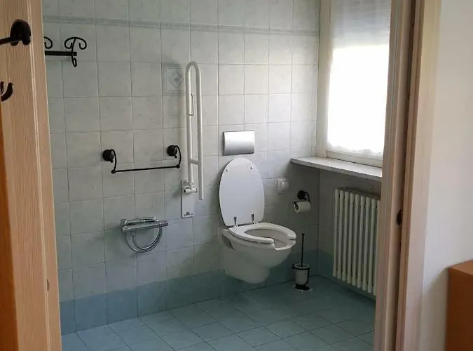 Casa Emilia Донго